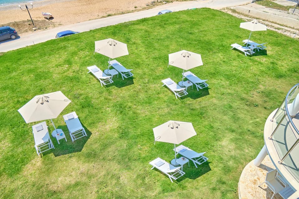 Garden, sunbed