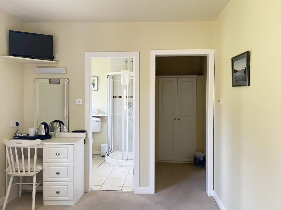Bed, Bathroom, TV and multimedia, Coffee/tea facilities, Bedroom, wardrobe