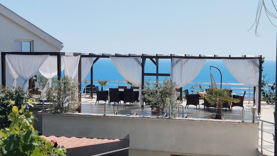 Patio, Day, Natural landscape, View (from property/room), Balcony/Terrace, Sea view