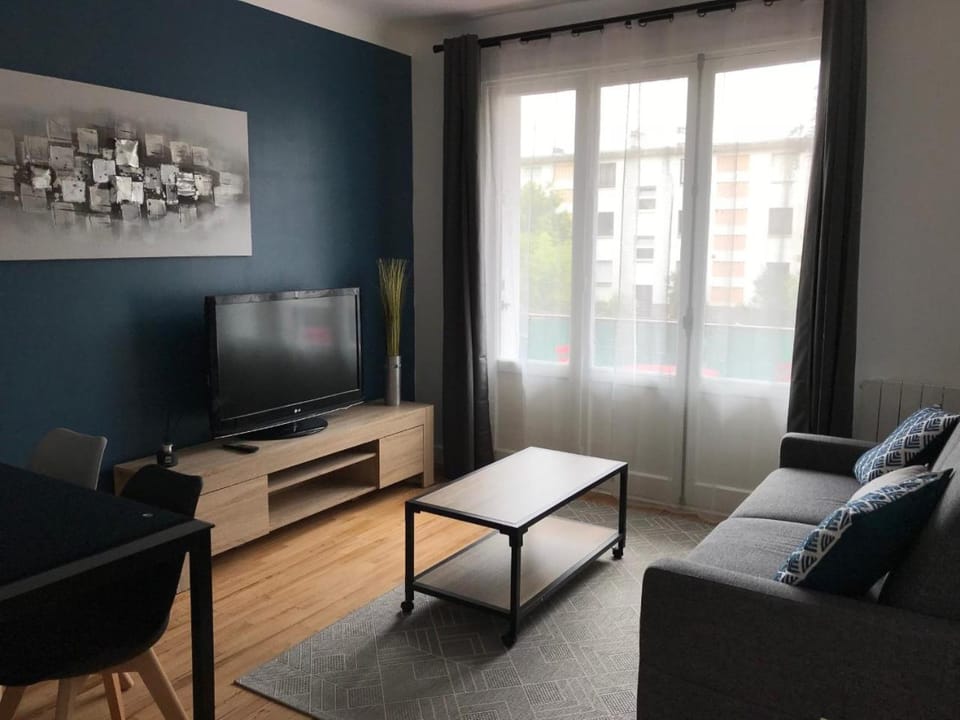 DUMANOIR - Grand 2 pièces moderne & cosy proche de la gare et du centre Apartment in Lorient