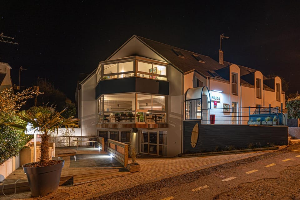 Property building, Night