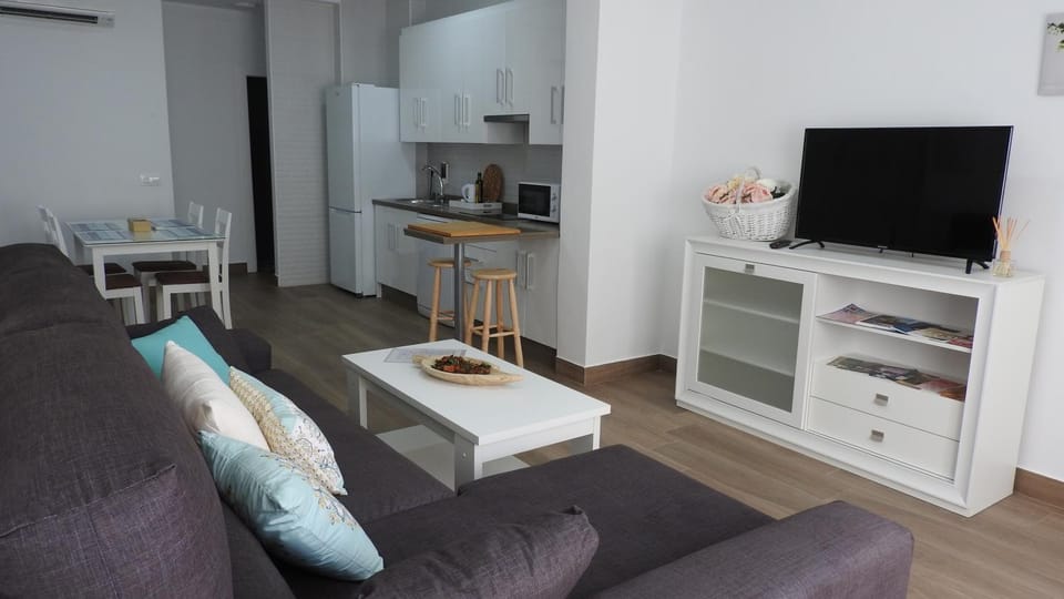 TV and multimedia, Living room, Dining area