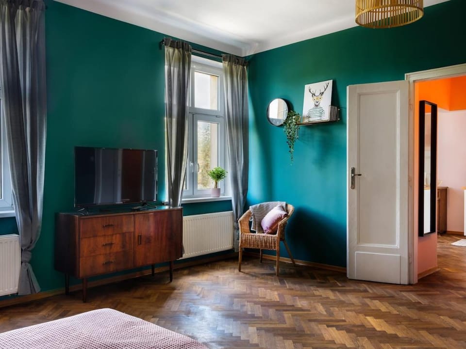 Green view apartment / Kochanowskiego Apartment in Krakow