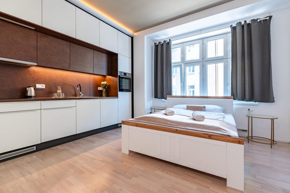 Bed, Kitchen or kitchenette
