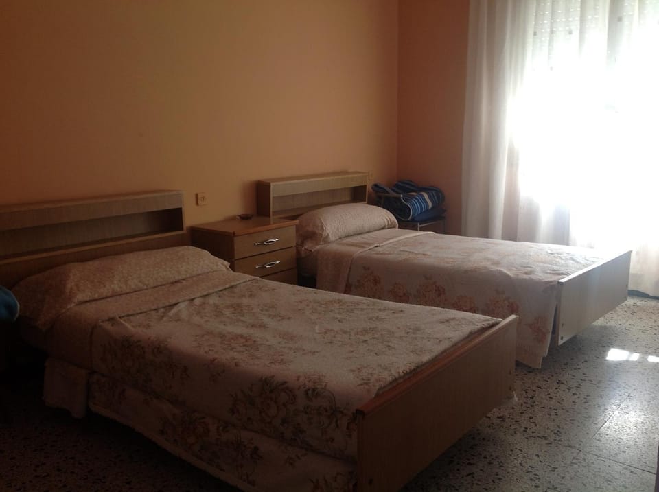Day, Photo of the whole room
