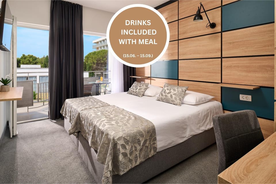 Bed, View (from property/room), View (from property/room), Bedroom, Garden view, Breakfast, Lunch, Dinner