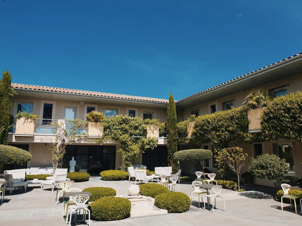 Property building, Day, Garden