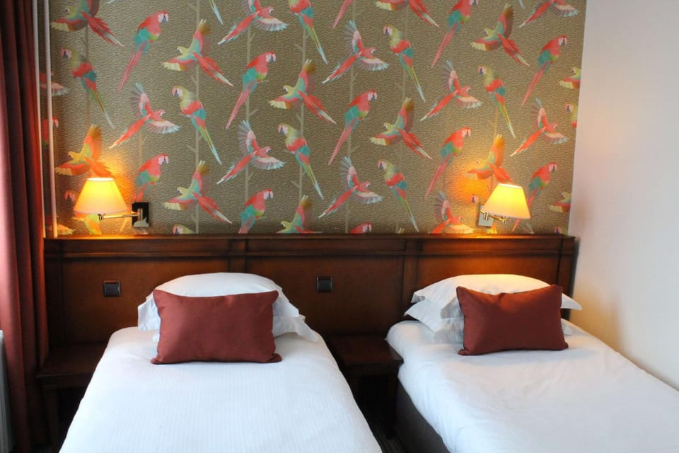 Photo of the whole room, On site