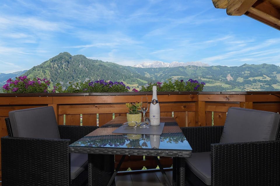 Property building, Balcony/Terrace, Mountain view