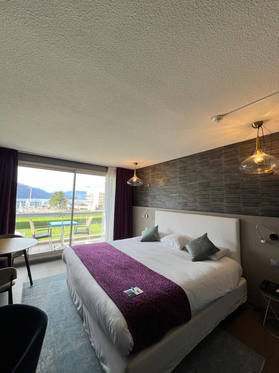 Bed, Photo of the whole room, Bedroom, Lake view