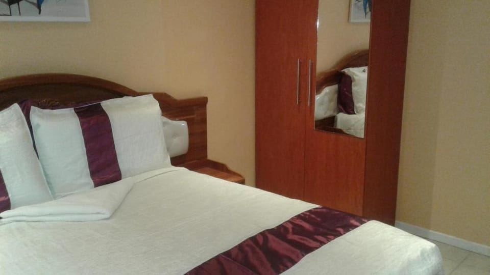 Canterbury Self-catering Vacation rental in Cape Town