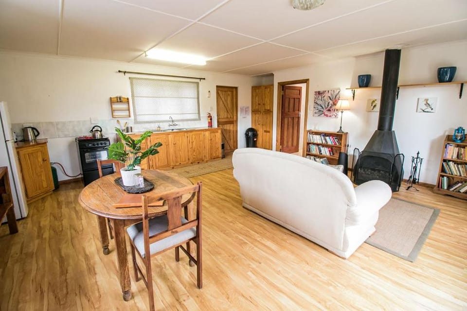 Living room, Seating area, kitchen