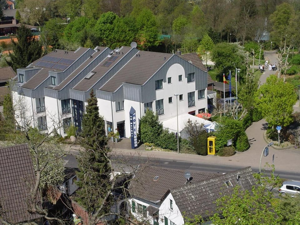 Property building, Bird's eye view, Location