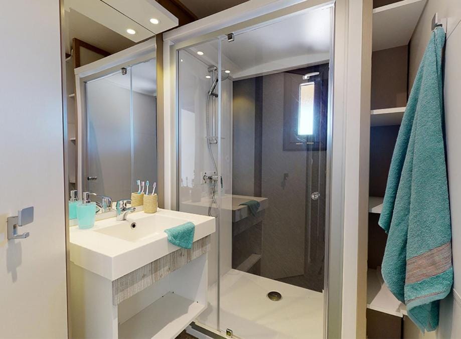 Camping Les Hautes Prairies Hotel in Lourmarin