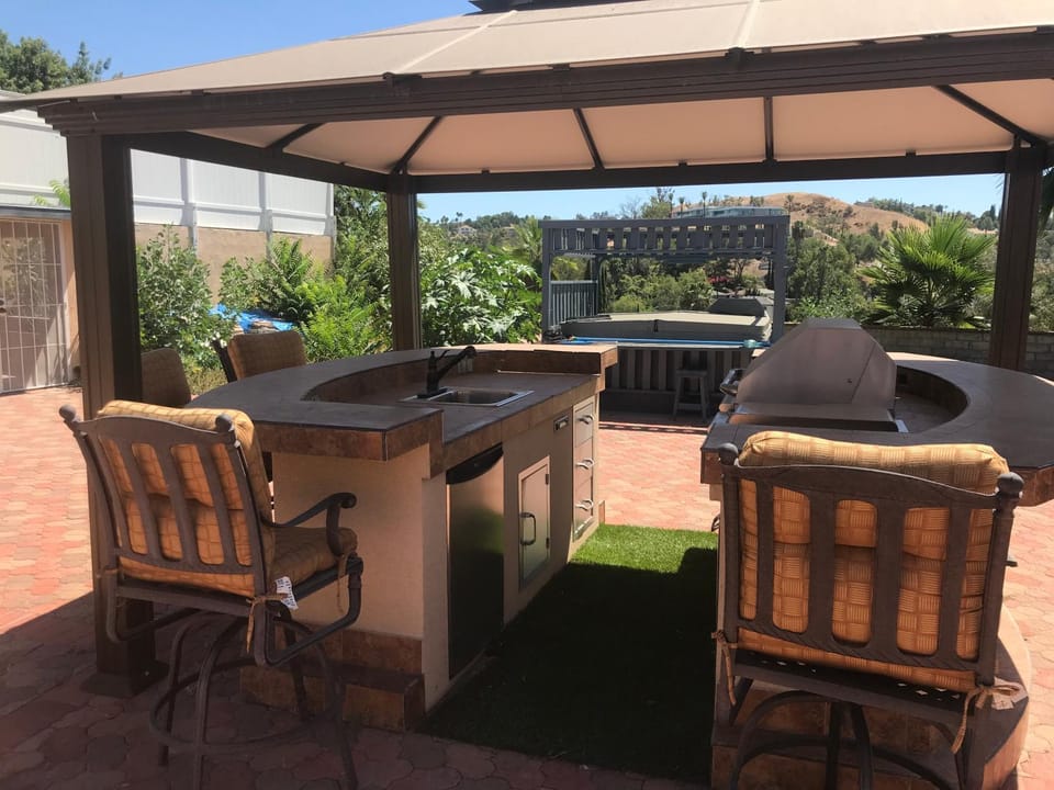 paradise luxury experience Bed and Breakfast in Woodland Hills