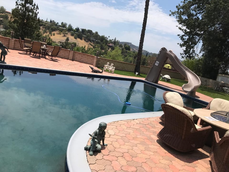 paradise luxury experience Bed and Breakfast in Woodland Hills