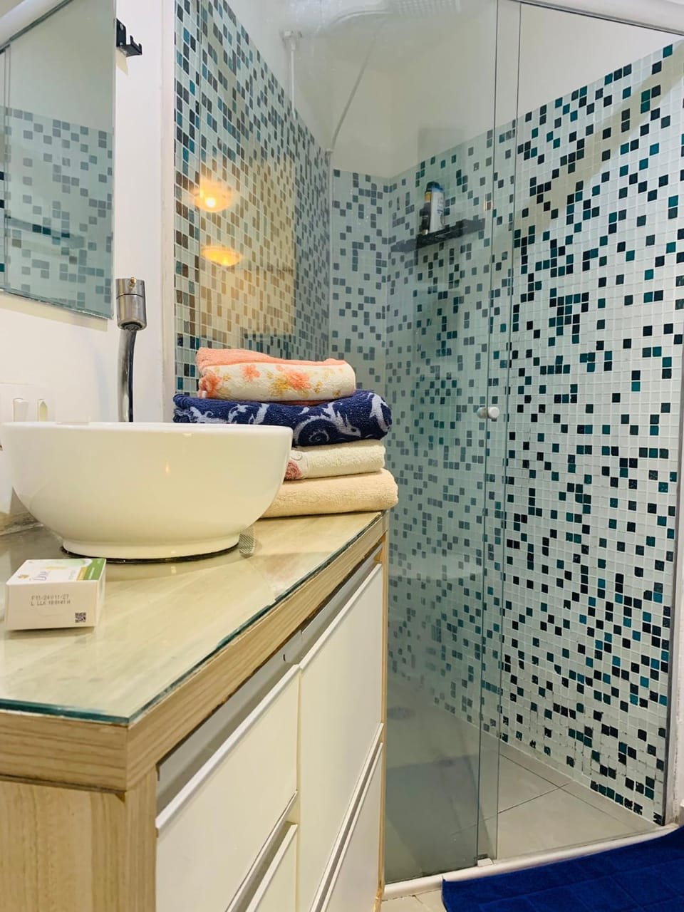 Shower, Bathroom, towels