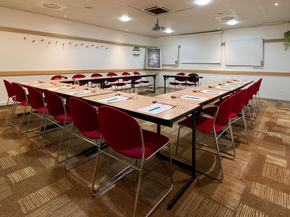 Meeting/conference room
