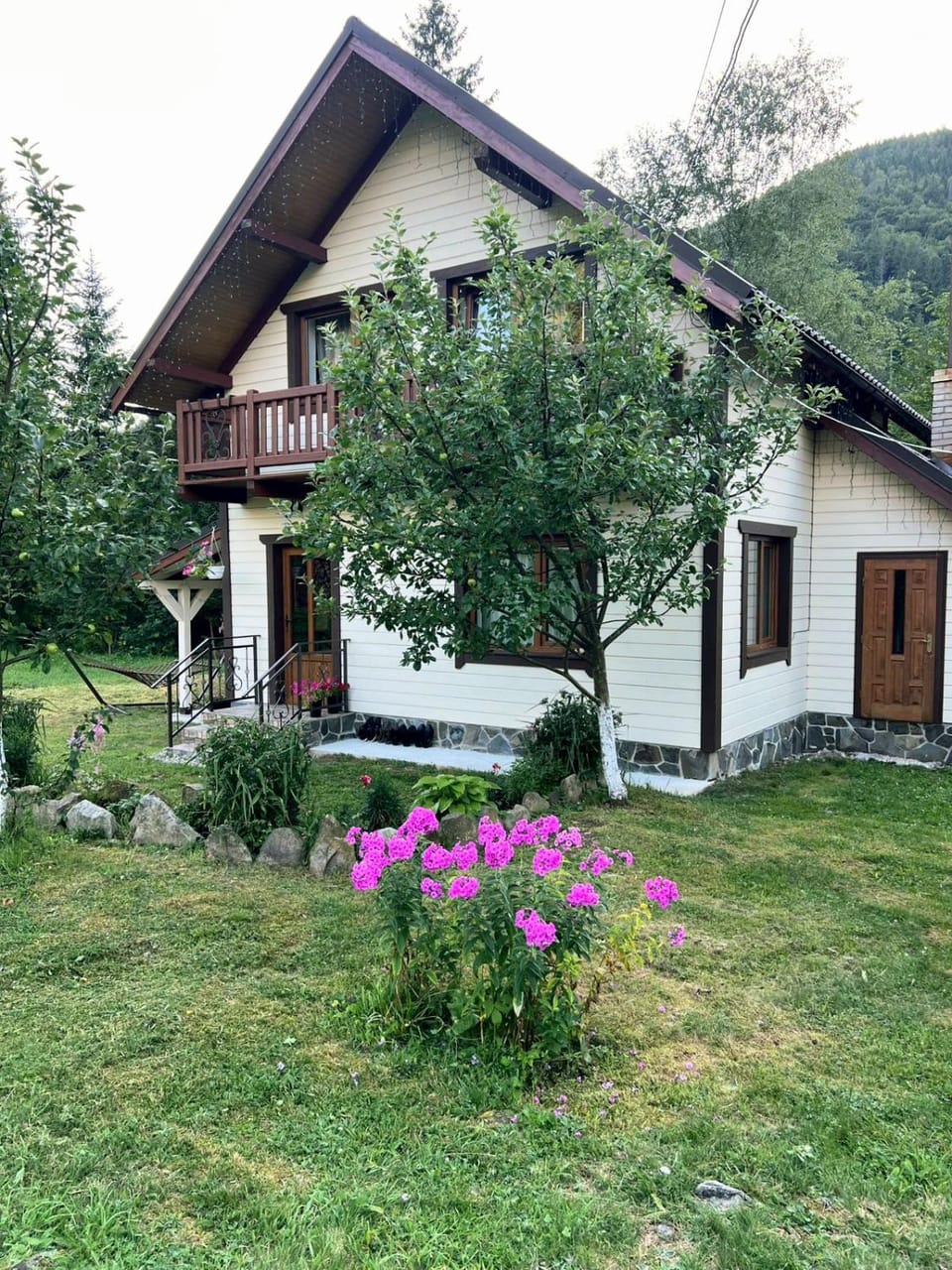 Котедж "Хата край села" Villa in Ukraine
