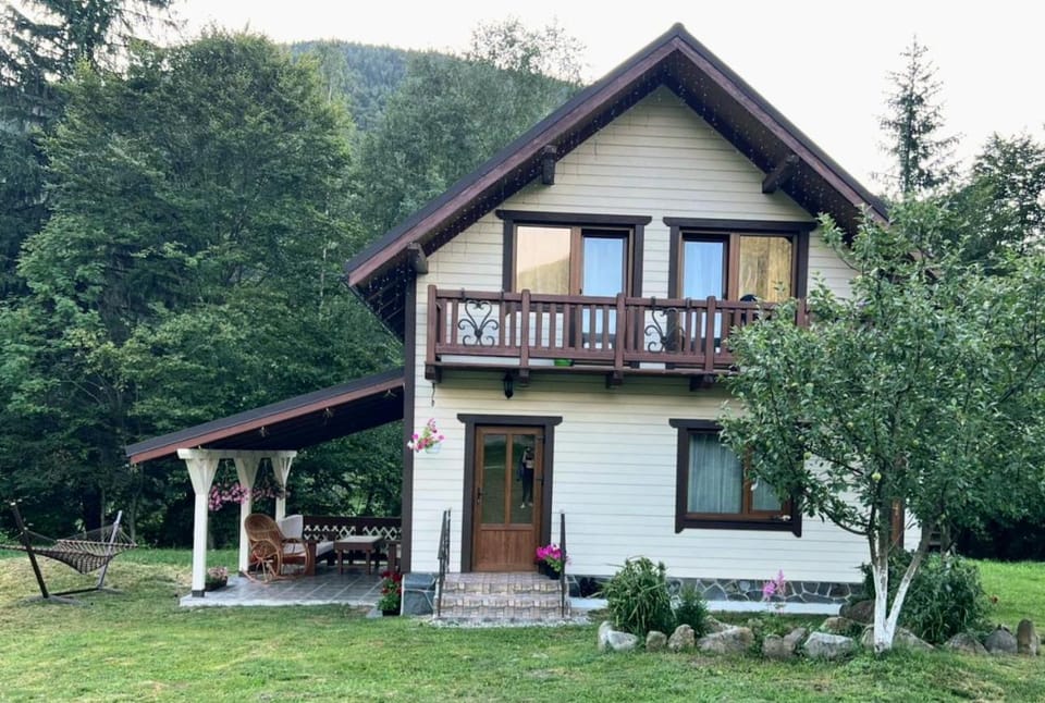 Котедж "Хата край села" Villa in Ukraine