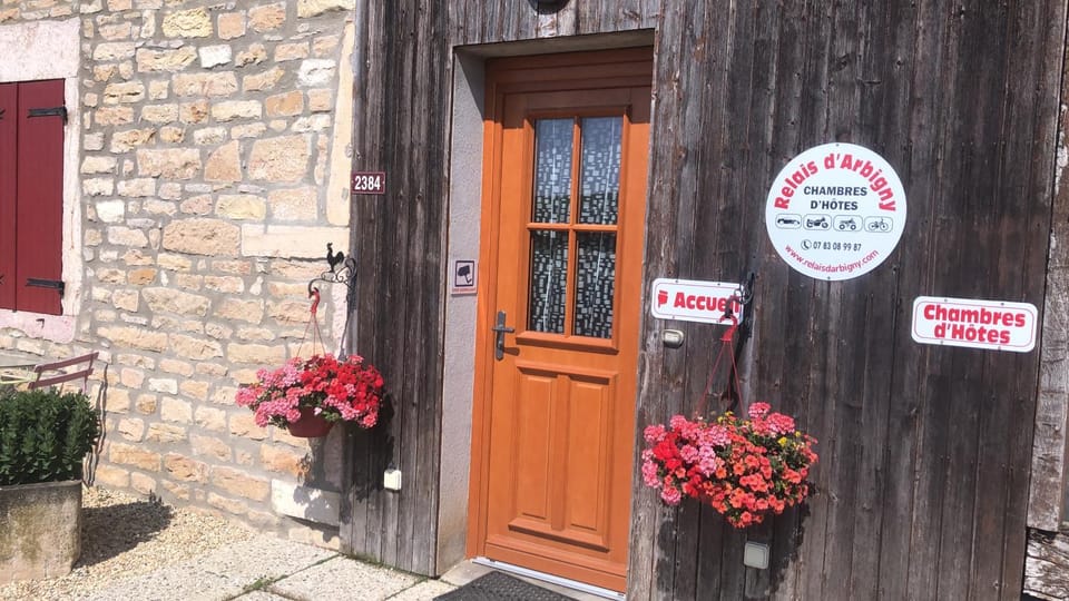 Relais d’Arbigny Bed and Breakfast in Auvergne-Rhône-Alpes