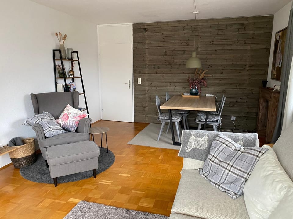 Living room, Seating area, Dining area