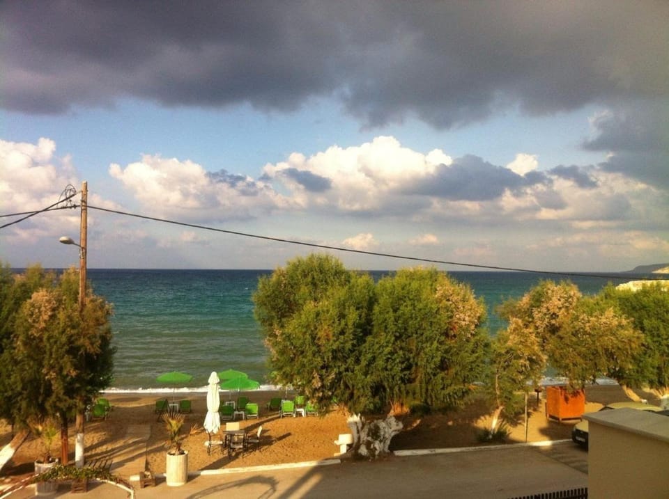 Autumn, Sea view