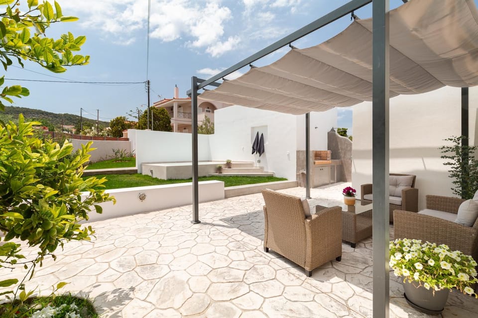 Van Loui's II Place House in Islands
