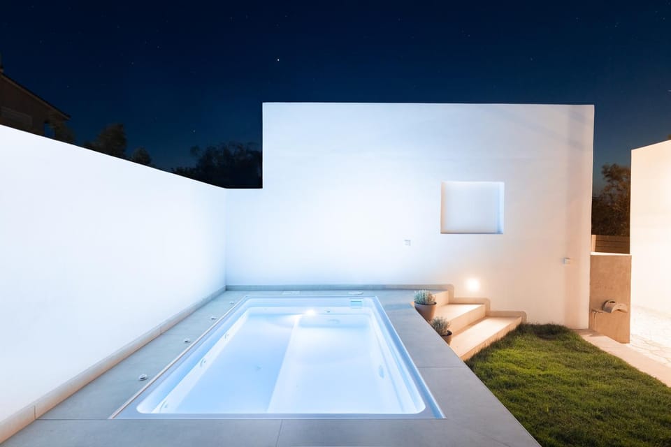 Van Loui's II Place House in Islands