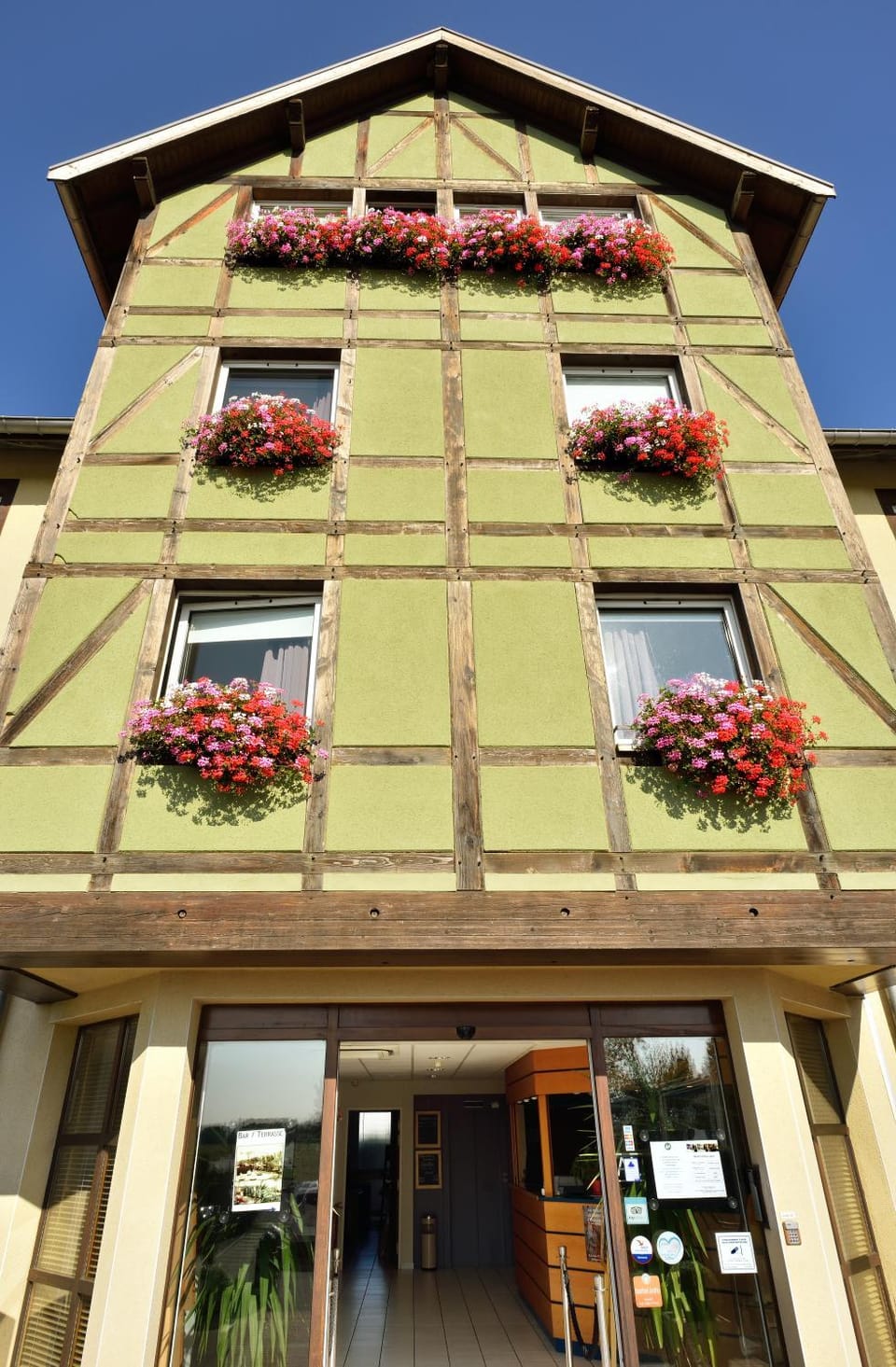 Facade/entrance