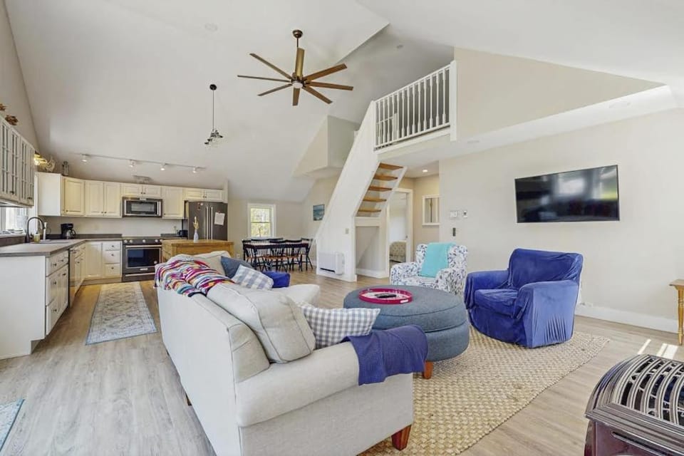 TV and multimedia, Living room, Seating area