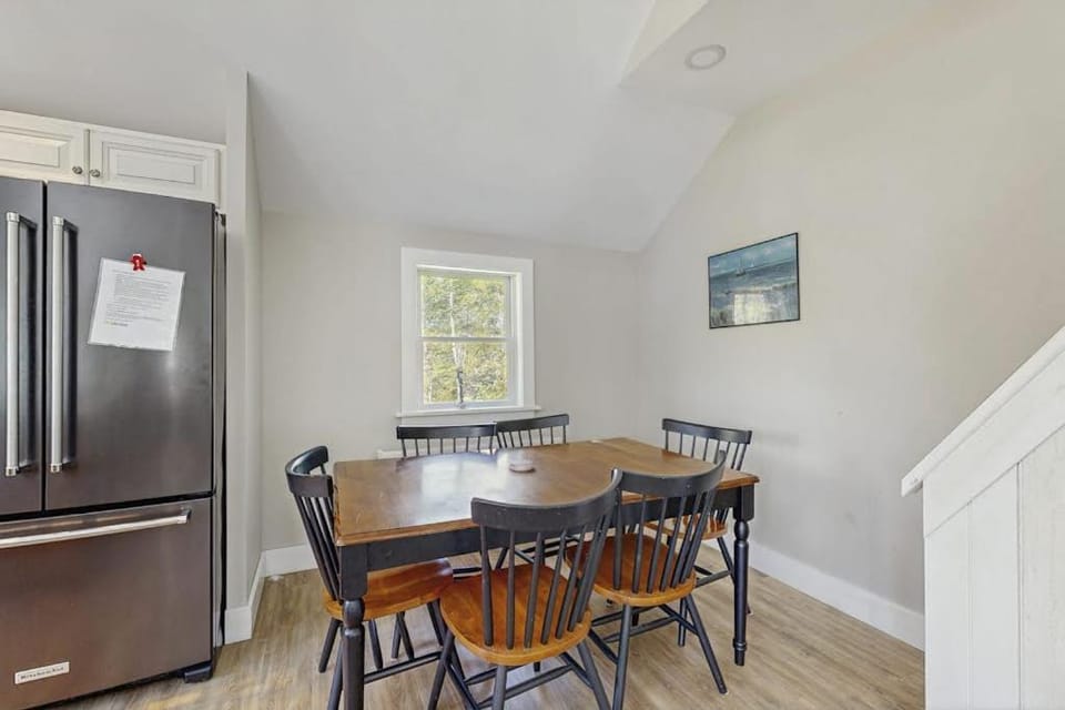 Seating area, Dining area