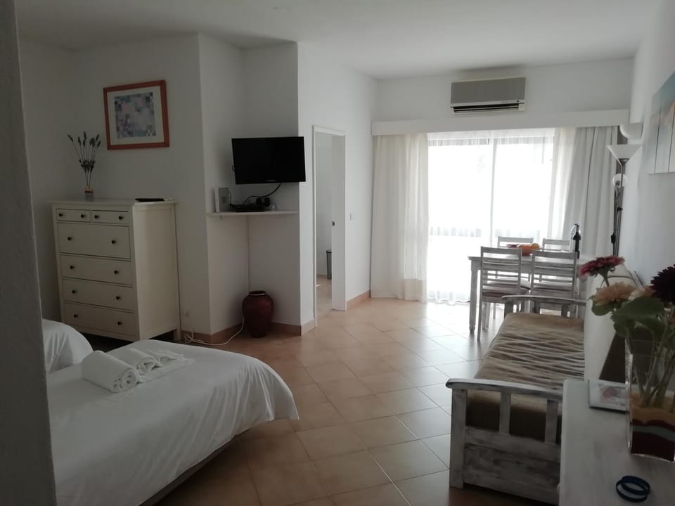 Living room, Bedroom