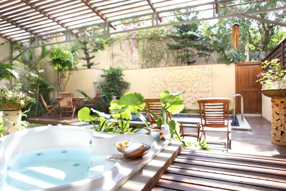 Patio, Bath