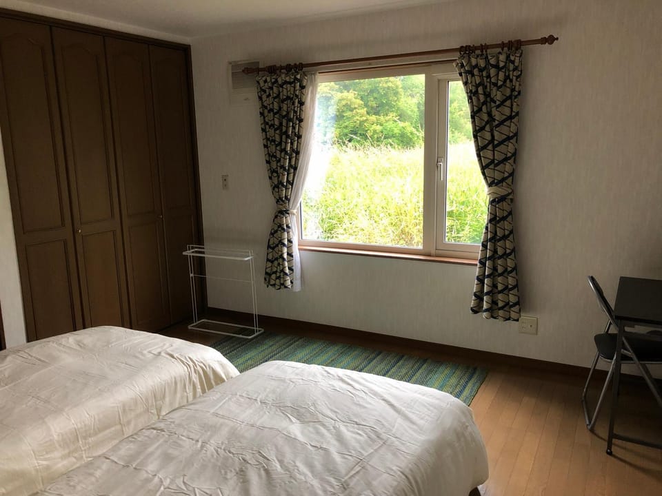 Bed, Photo of the whole room, Bedroom, Garden view
