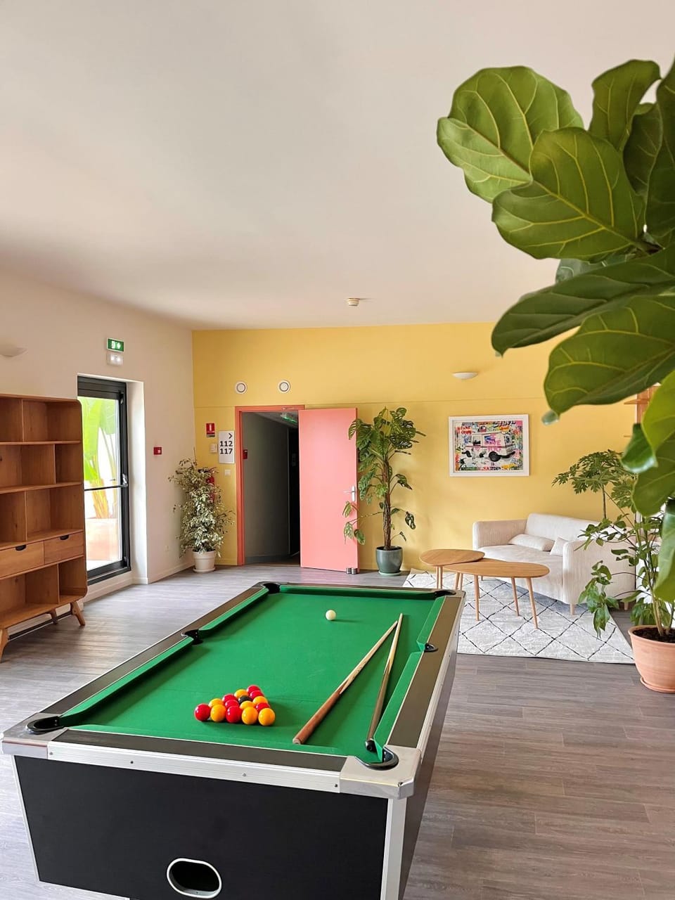 Billiard, Living room