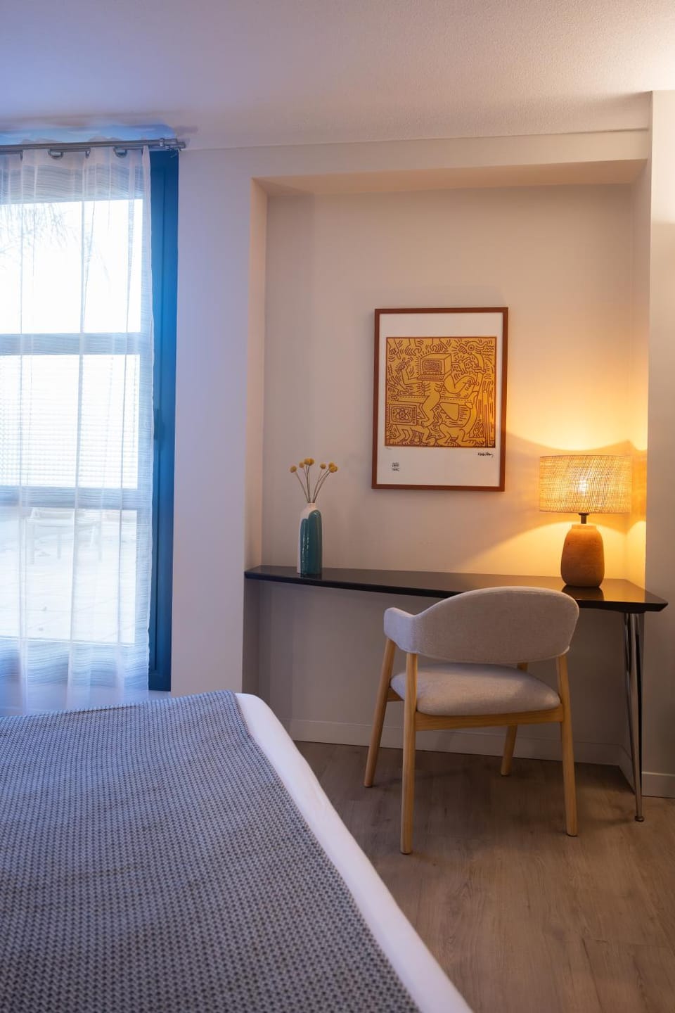 Photo of the whole room, Bedroom