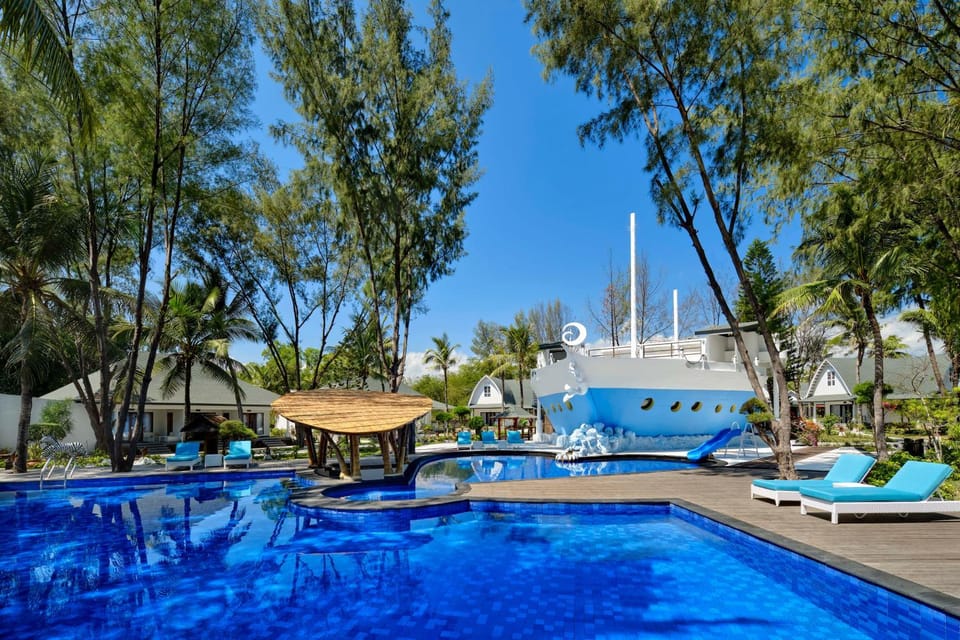 Swimming pool