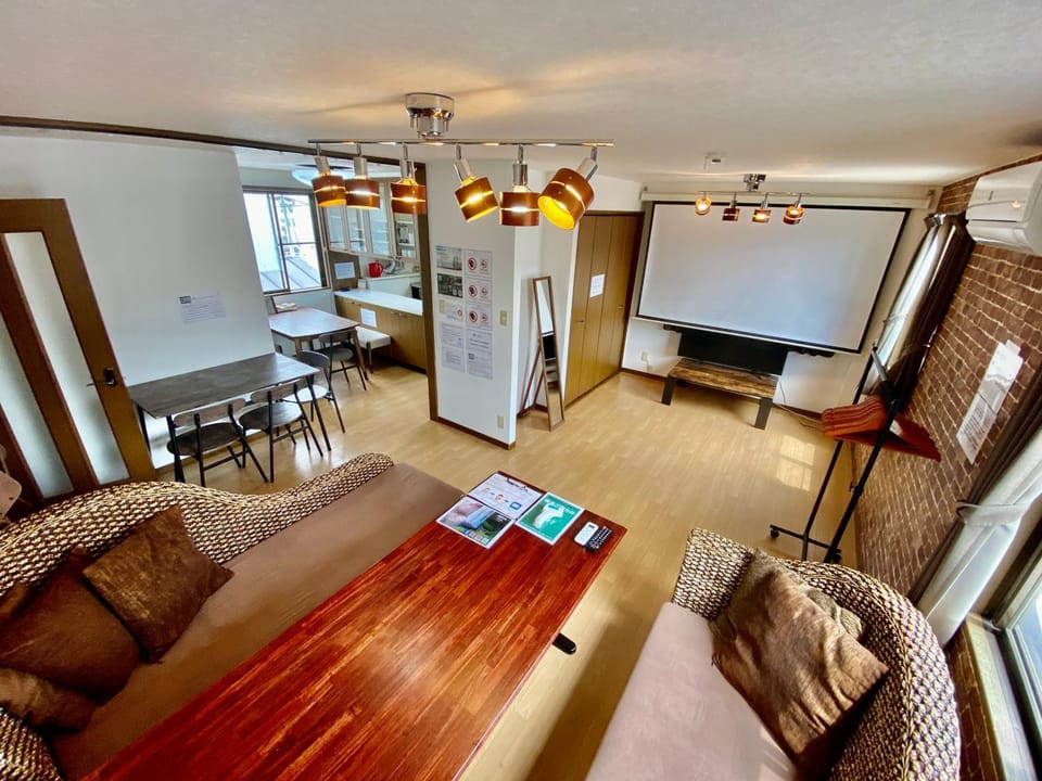 TV and multimedia, Living room, Dining area