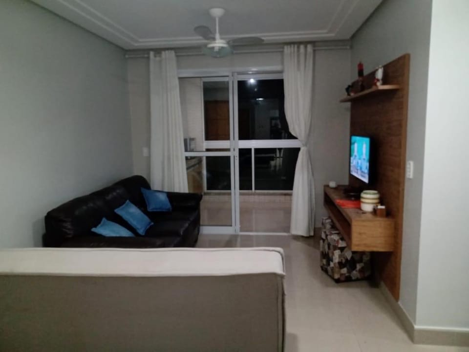 Edf Gil Nogueira-Praia Morro-Guarapari-3º Andar-APTO FTE-SOL MANHA-Piscina-Sauna-02 quartos com Ar -TV Tela Plana-Wi-Fi-Varanda Gourmet -Tela de Proteção - Purificador Água-Airfray-Dois elevadores-01 Garagem-Portaria 24 horas-50 mts da Praia do Morro Apartment in Guarapari