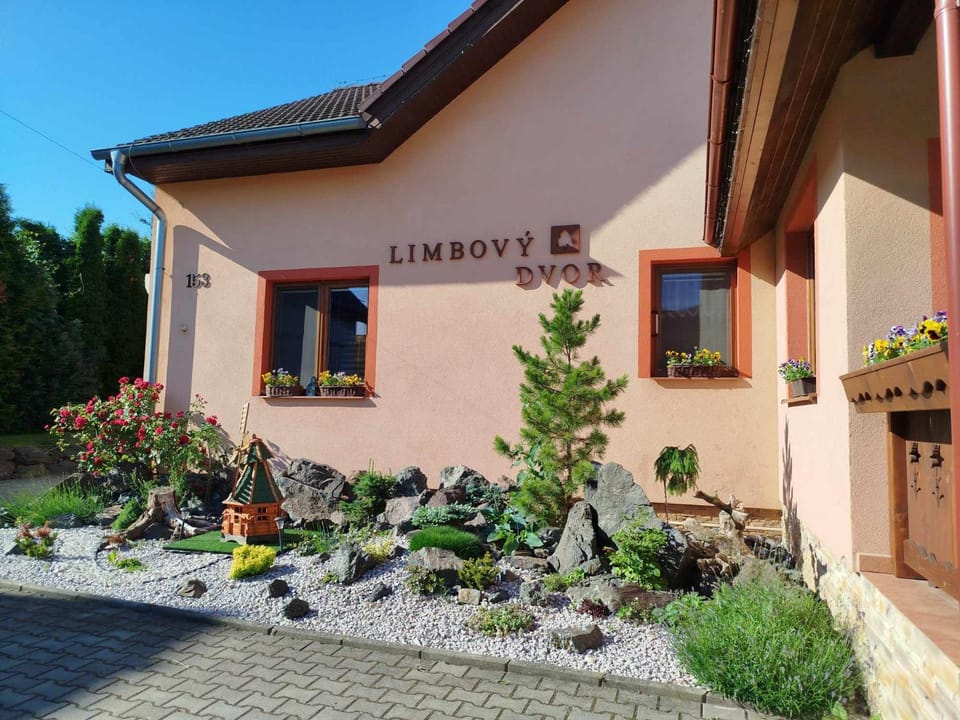 Pezión Limbový Dvor Bed and Breakfast in Slovakia