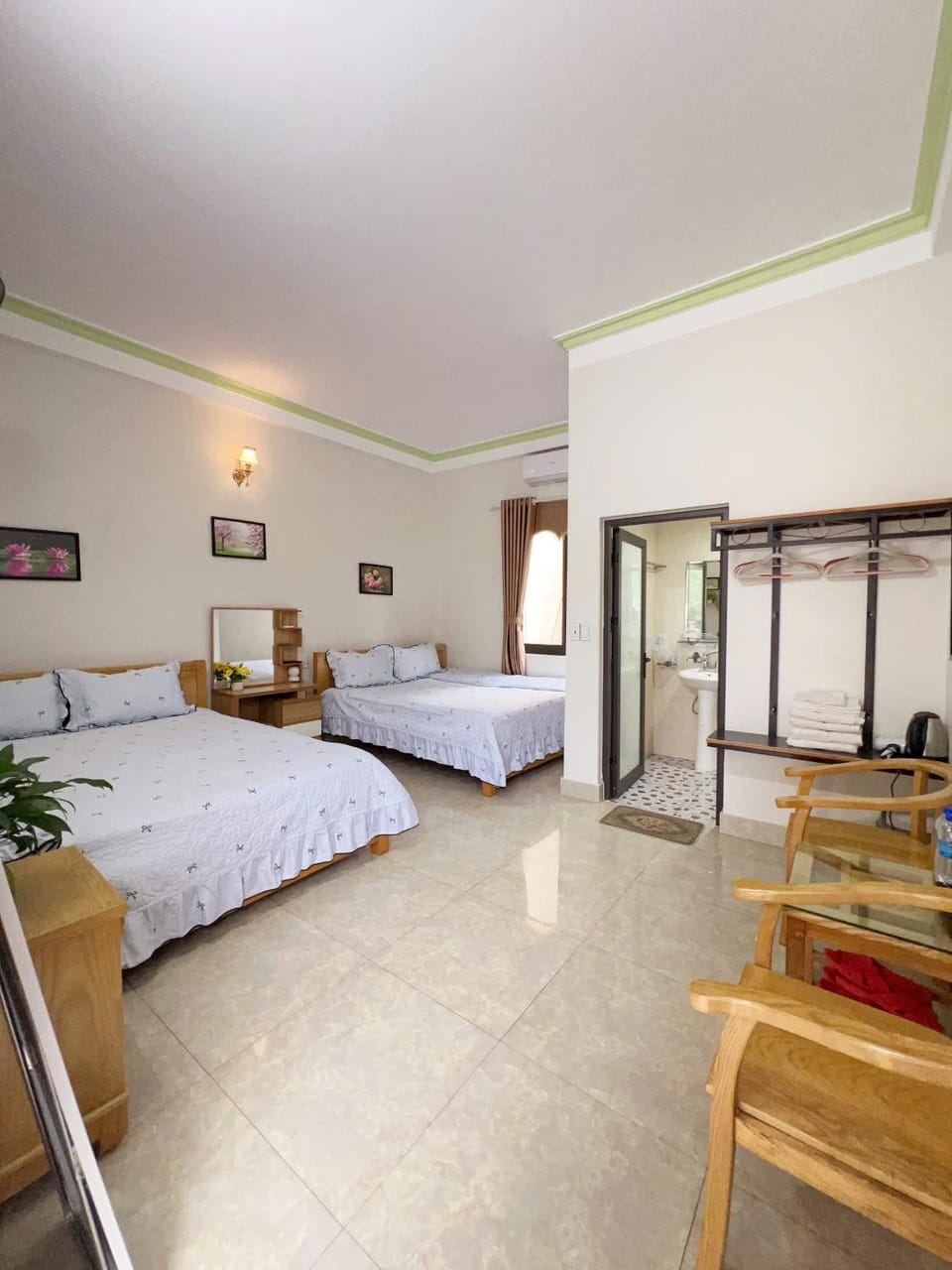 Nhà Nghỉ Ngọc Long Bed and Breakfast in Laos