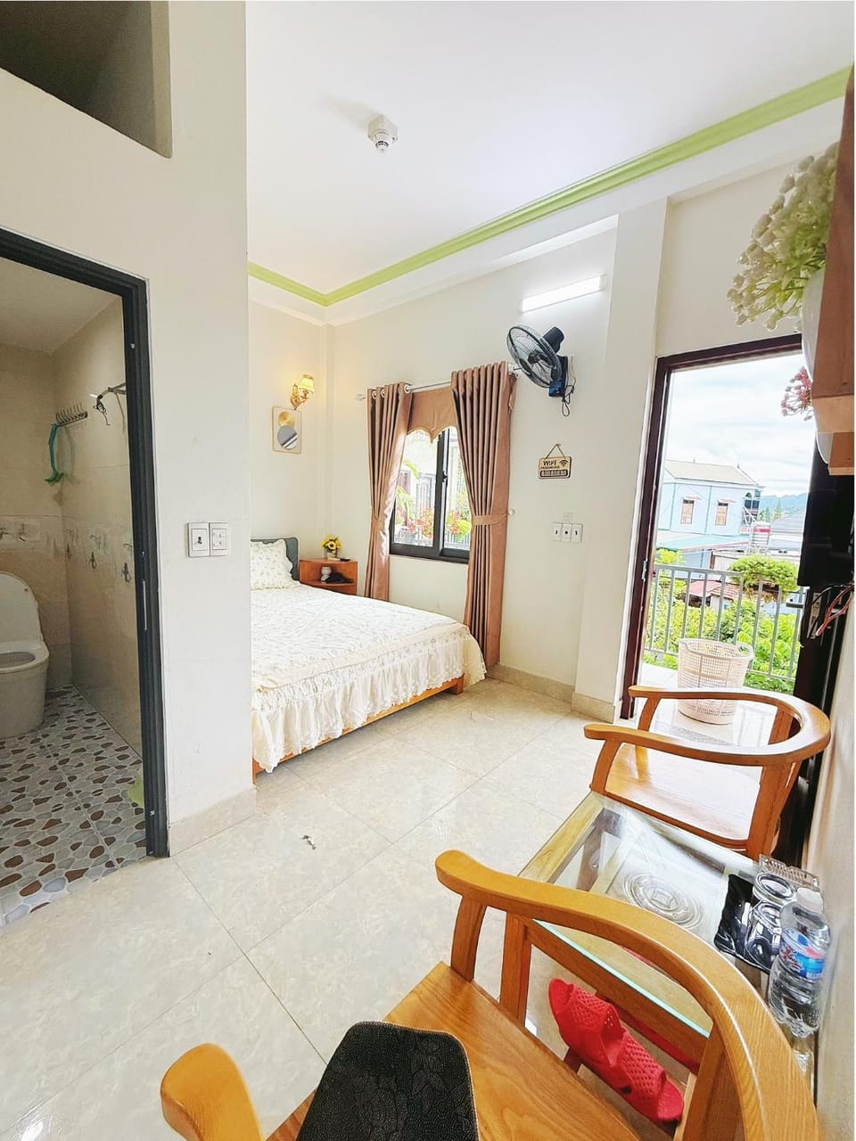Nhà Nghỉ Ngọc Long Bed and Breakfast in Vietnam
