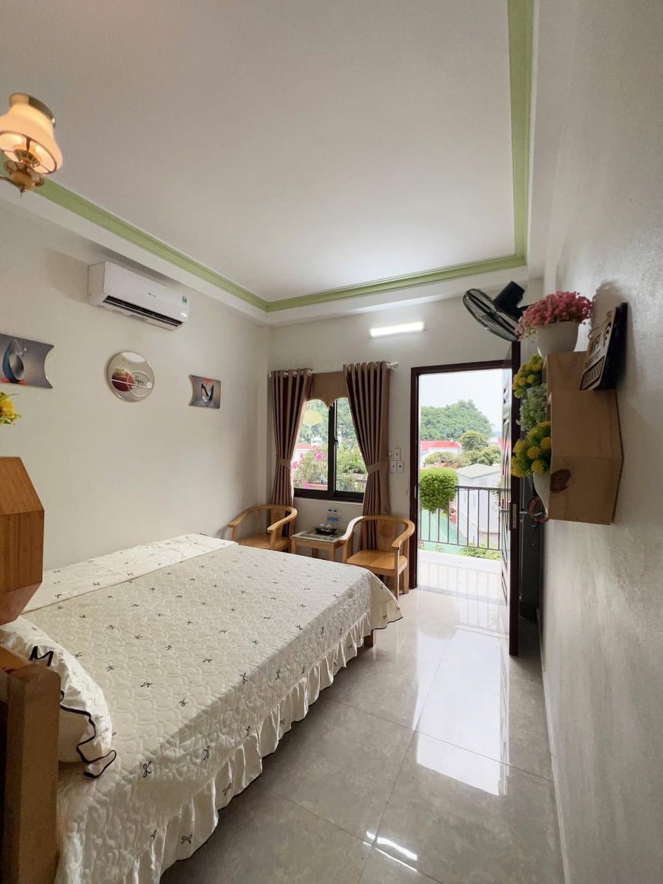 Nhà Nghỉ Ngọc Long Bed and Breakfast in Laos