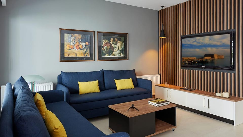 Living room, Photo of the whole room, Decorative detail, Seating area, On site