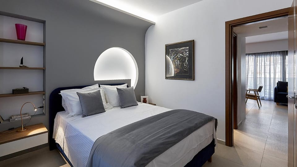 Bed, Photo of the whole room, Decorative detail, Bedroom