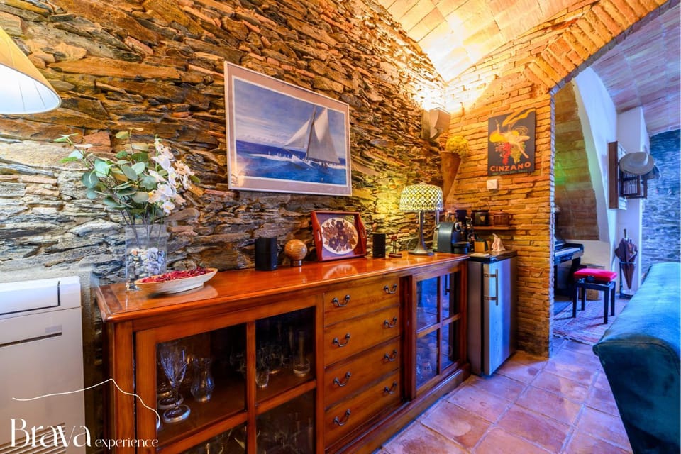 Kitchen or kitchenette, Living room, Seating area, minibar