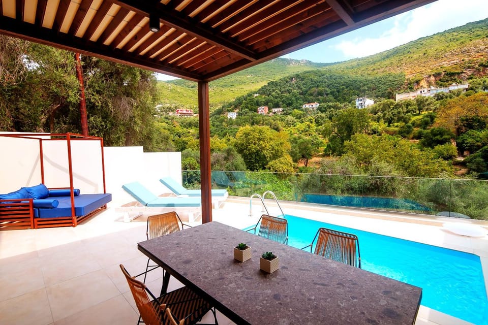 Balcony/Terrace, Swimming pool