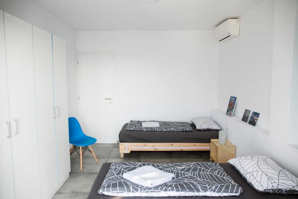 Bed, Bedroom, air conditioner