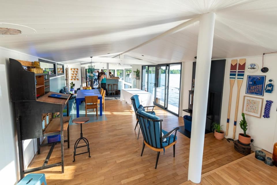 Communal lounge/ TV room, Lobby or reception, Lounge or bar, Banquet/Function facilities, Decorative detail, Communal kitchen, Meeting/conference room
